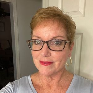 Meet your Posher, Myra